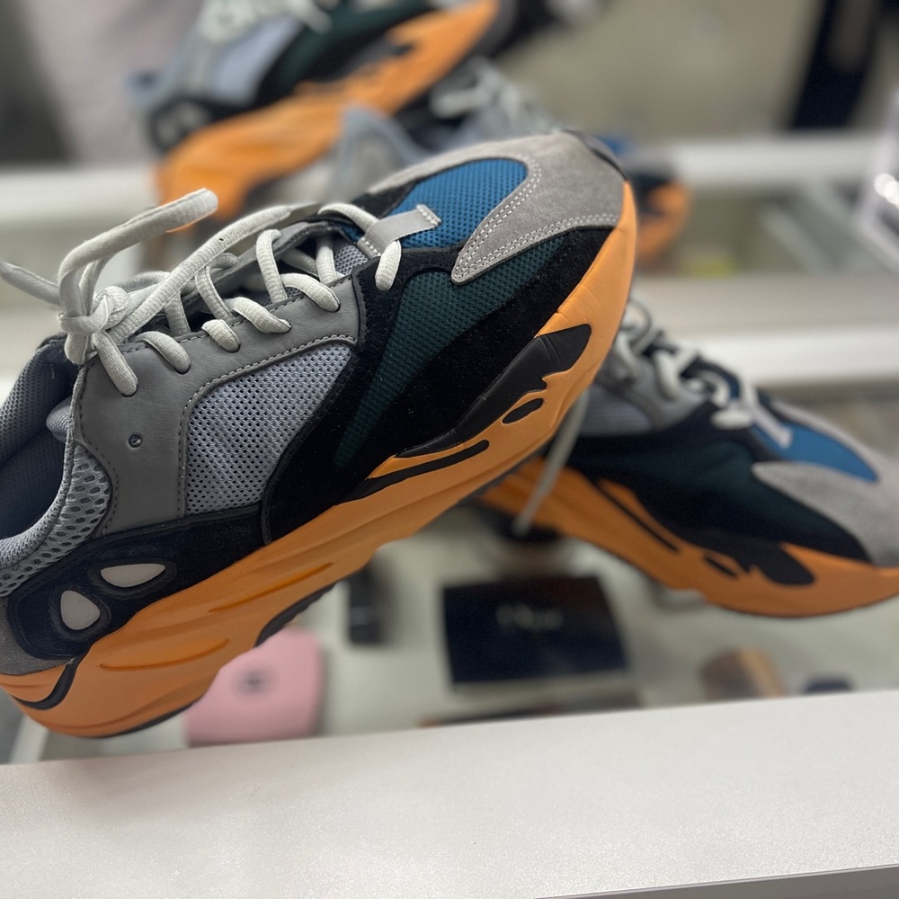Yeezy Boost 700 wave runner 2023